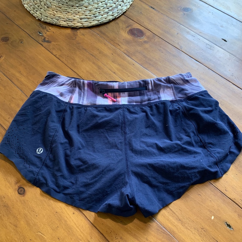 Lululemon shorts size 6